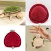 Timi, la tartaruga di peluche con design a forma di cuore, è un regalo ideale per bambini e collezionisti.