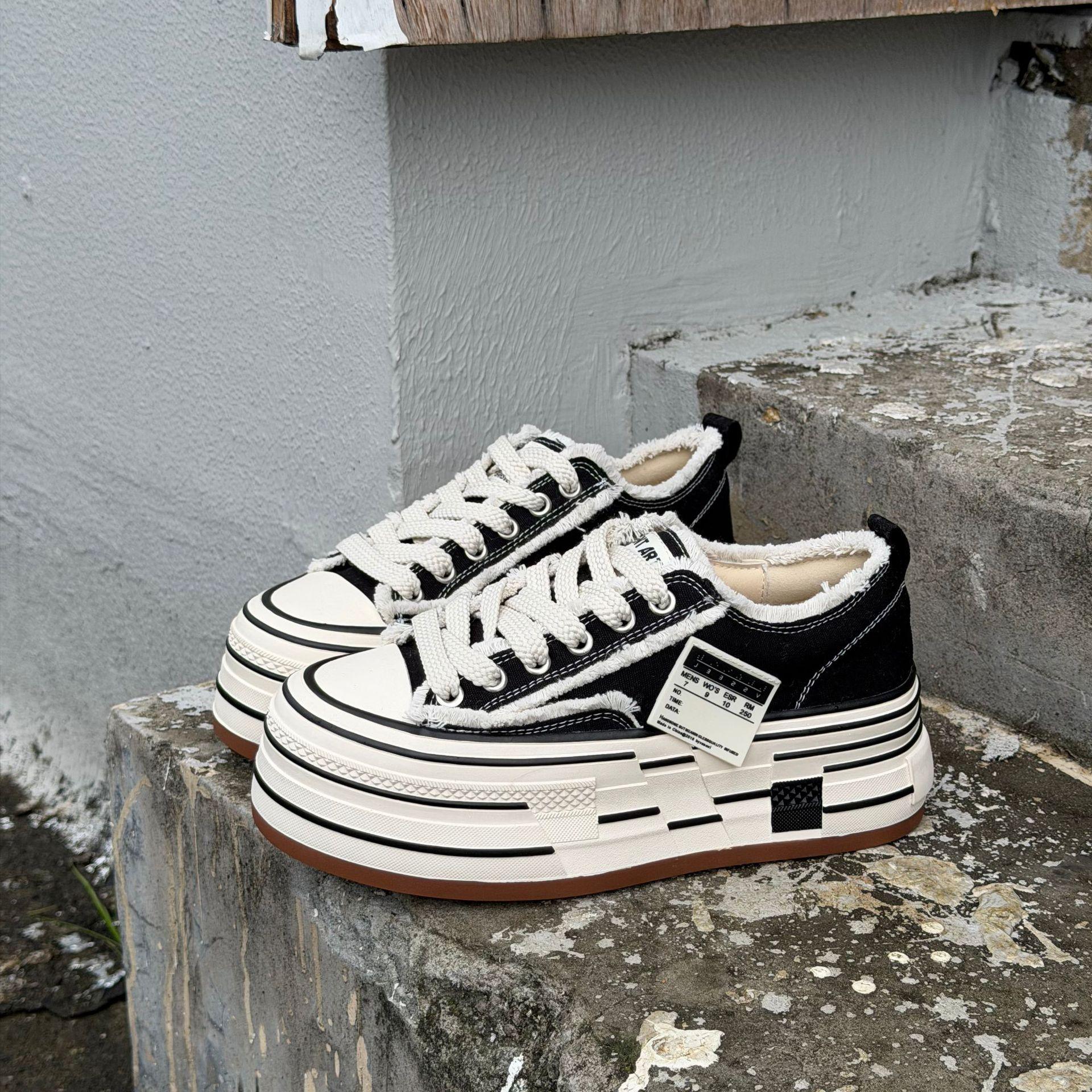 Кожаные черные кеды на платформе женские зимние новые туфли на платформе  маффин  универсальные повседневные кеды 40