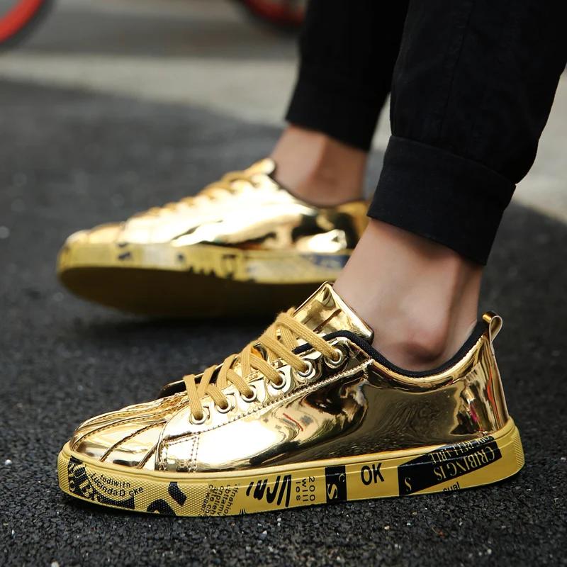 Scarpe da Uomo Moda 2025 Sneakers in Pelle Verniciata Tops Oro Argento Stivali Hip Hop Lucidi con Luci Scarpe di Marca Designer Ballerine Taglia 46