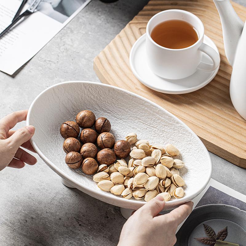 Home Living Room Coffee Table Candy Snack Plate Fruit Plate Creative Personality Retro Three-Legged Oval Dried Fruit Plate Black And White