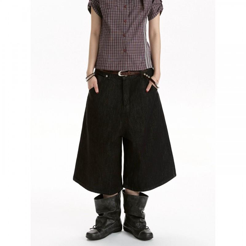 Womens High-Waisted Loose Fit Denim Capri Pants Retro Hip Hop Style Embroidered Four-Line Jazz Detail
