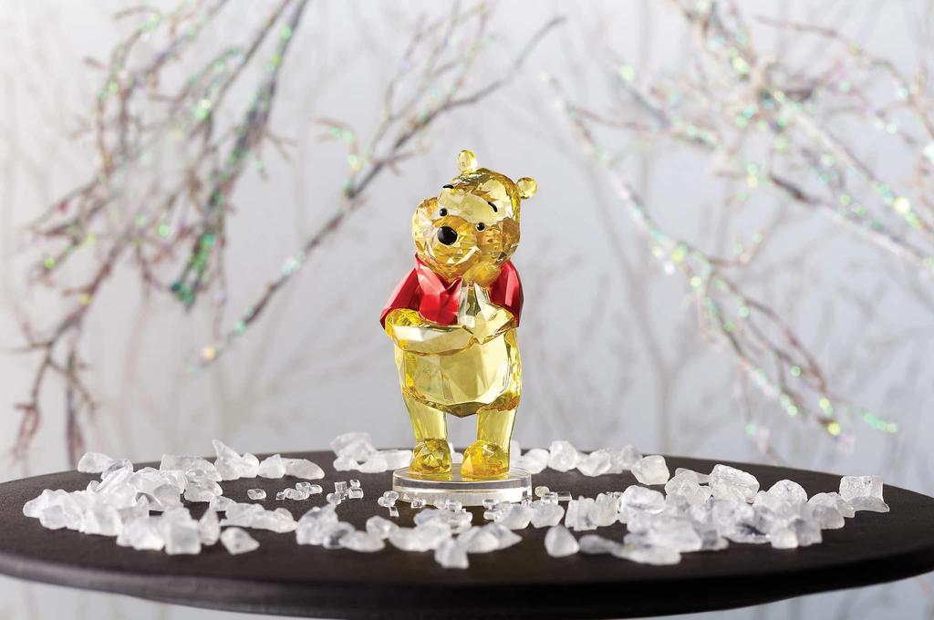 Facets Disney Winnie the Pooh Acrylic Figure ND6009038
