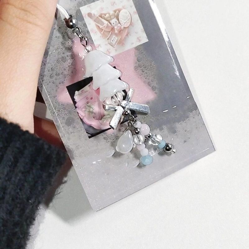 Christmas Keychain Detachable Snowman Snowflake Phone Lanyard for Fashion Lovers