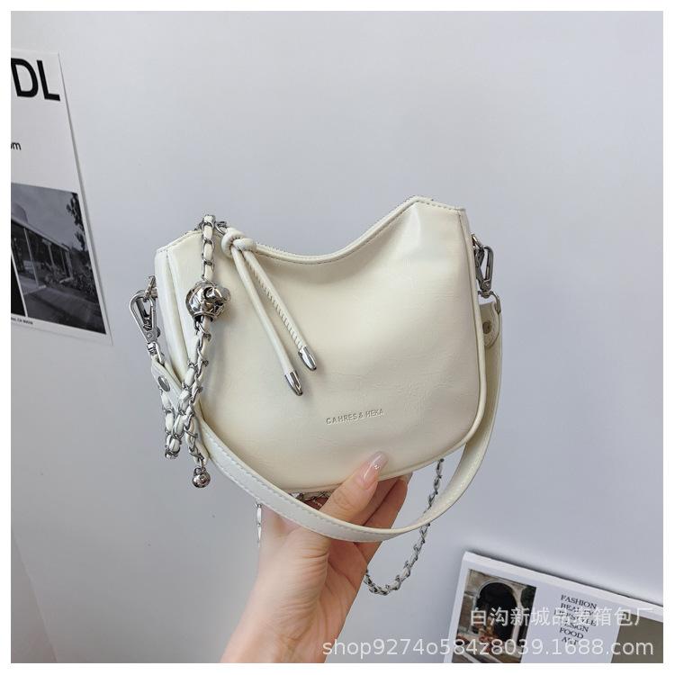 

2025 New Armpit Bag Women s Simple Texture Women s Shoulder Bag Korean Version of ins Fashion Crossbody Bag Saddle Bag бежевый