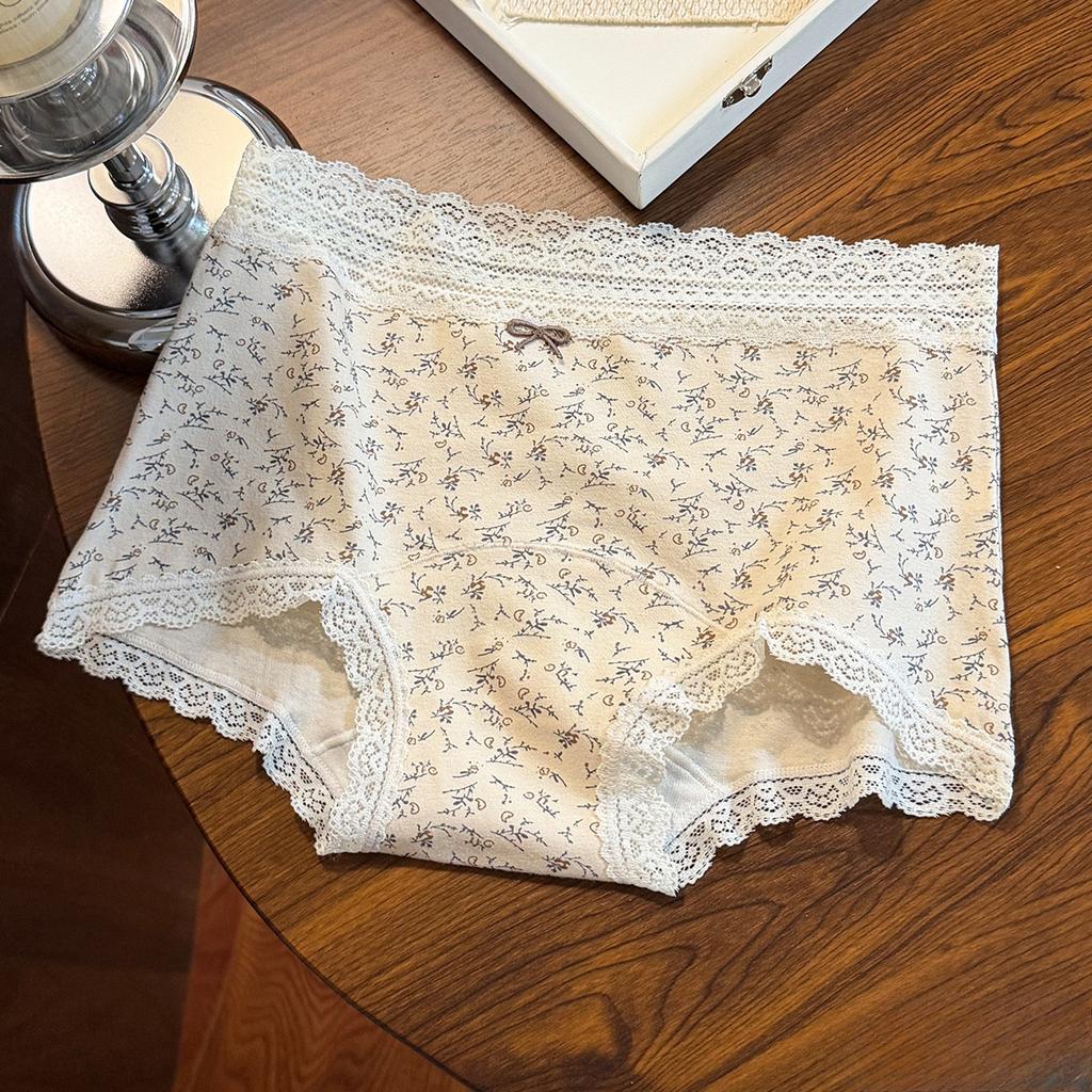 Ladies Summer Sweet Lace Edge 10A Antibacterial Cotton Extended Crotch Mid Waist Triangle Briefs