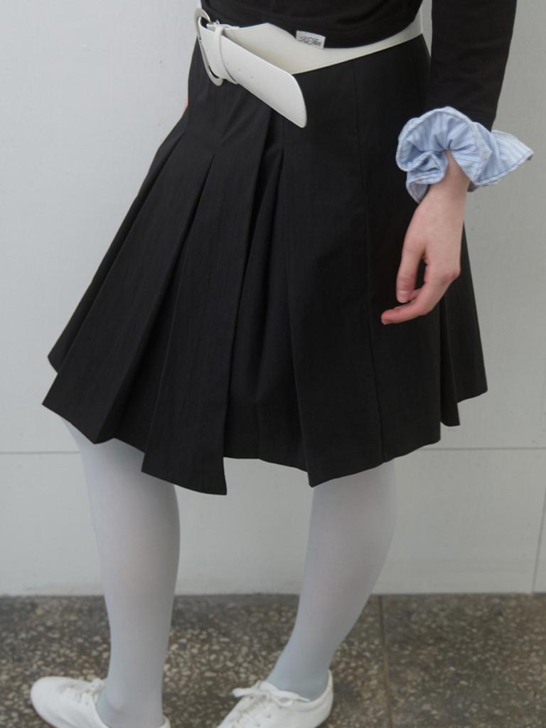 Gijun Pleated Wrap Skirt Black