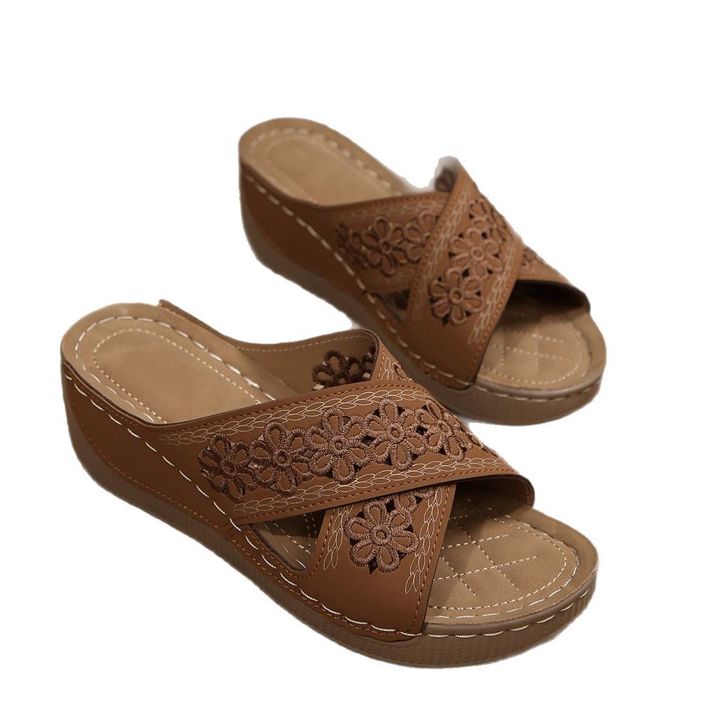 Nuove pantofole estive da donna con incrocio e tacco inclinato suola spessa sandali bocca di pesce linea di cucitura taglia grande