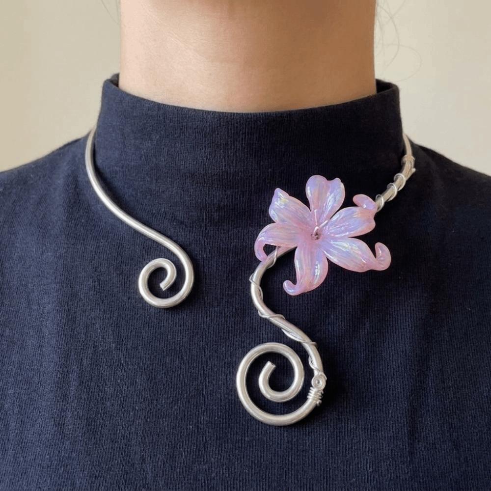 Multi Layered Flower Collarbone Chain Spiral Zinc Zinc Alloy Neck Personalized Iris Flower Necklace Daily