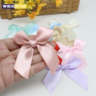 Lot de 50 nœuds en ruban de satin rose 85 x 85 mm, petits nœuds décoratifs, cadeau, fleur, mariage, pour artisanat, bricolage