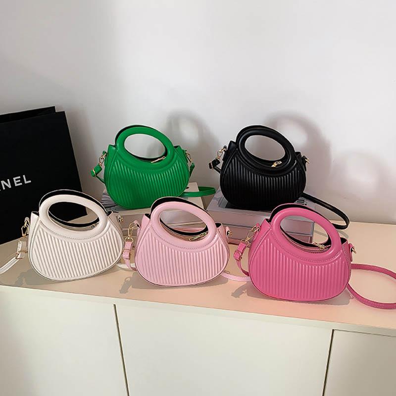 Fashi Women Shoulder Bag Armpit Bag Design Underarm Bag Pleated Saddle Bag Solid Color Messenger Bag Purse Handbags