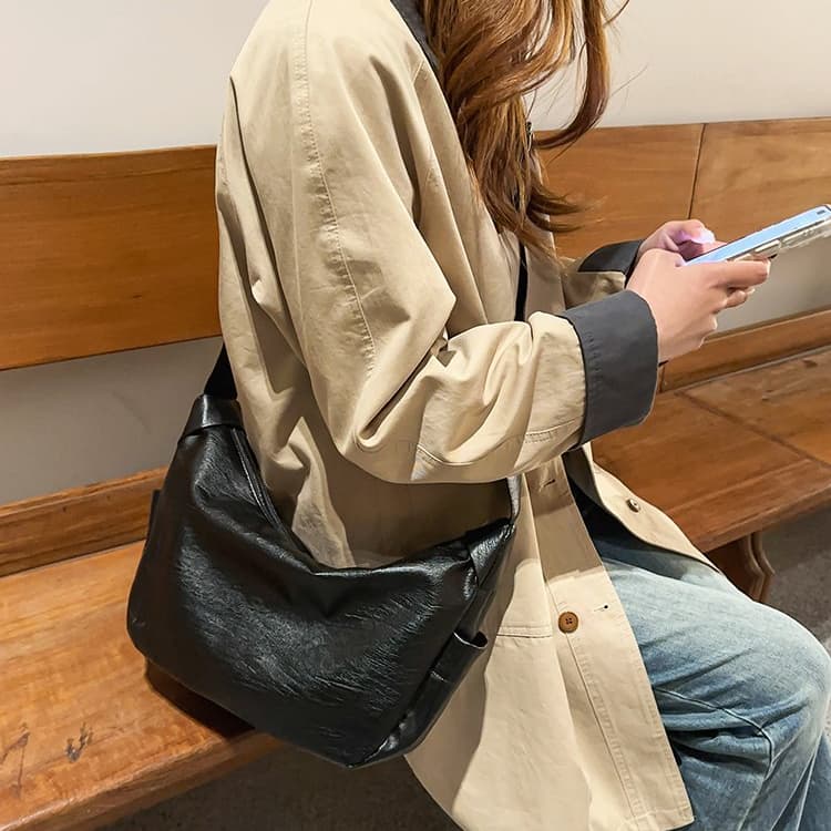 Soft leather large capacity armpit bag women's shoulder tote bag
