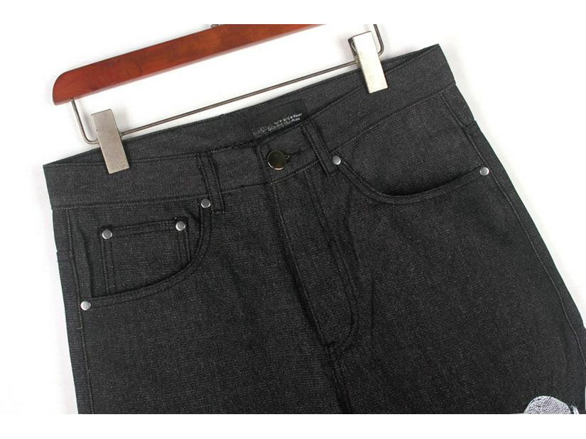 Men's Hip-Hop Street Dance Jeans: Trendy, Embroidered Skull, Straight, Loose, Casual Skateboard Pants, Plus Size Available.