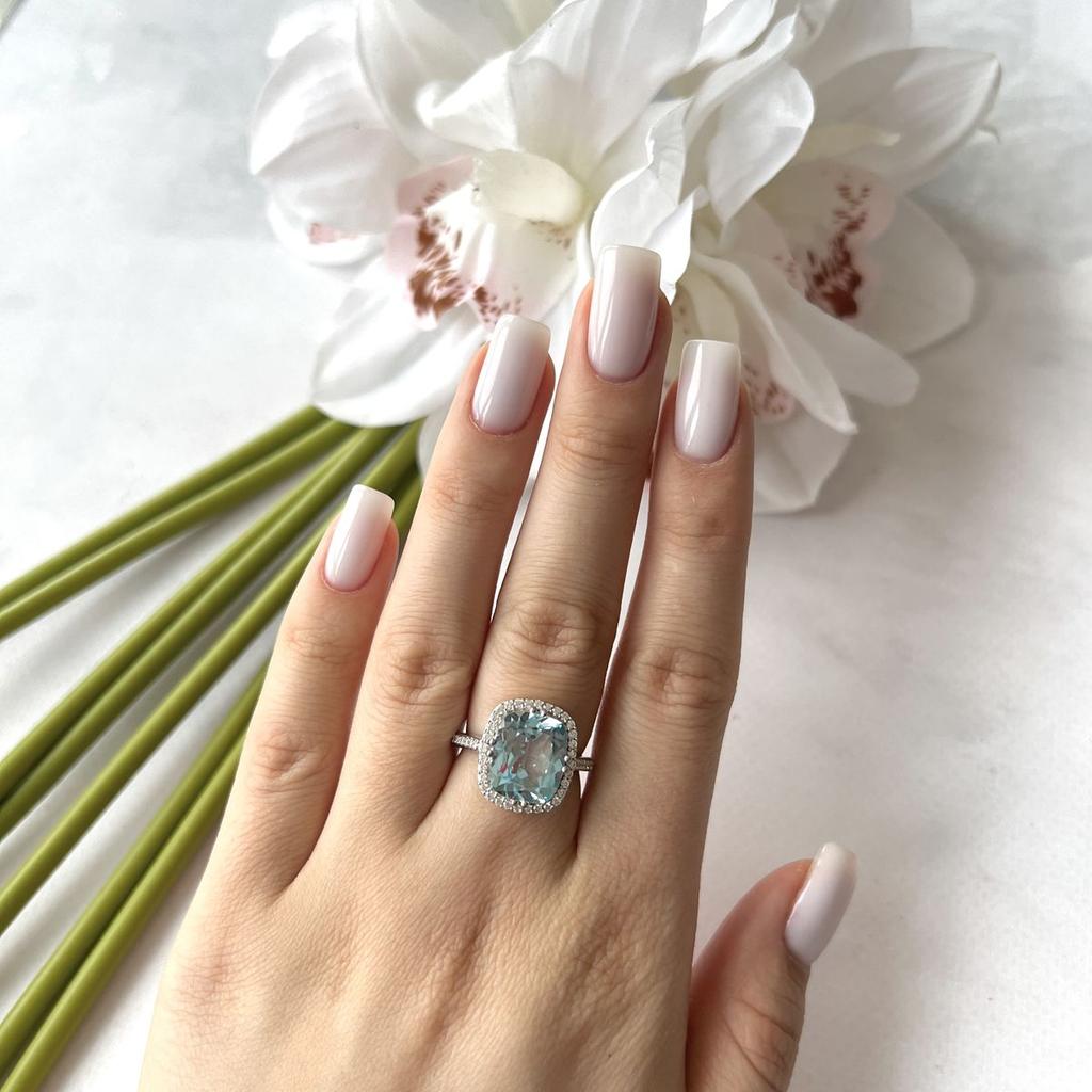 Серебряное кольцо с натуральным топазом 7.09ct, фианитами, вес изделия 4,68 гр (2152118)