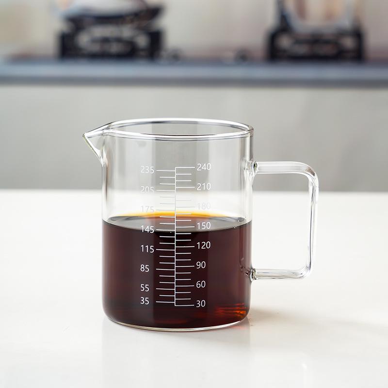 Heat-Resistant Borosilicate Glass Measuring Cup with Scale