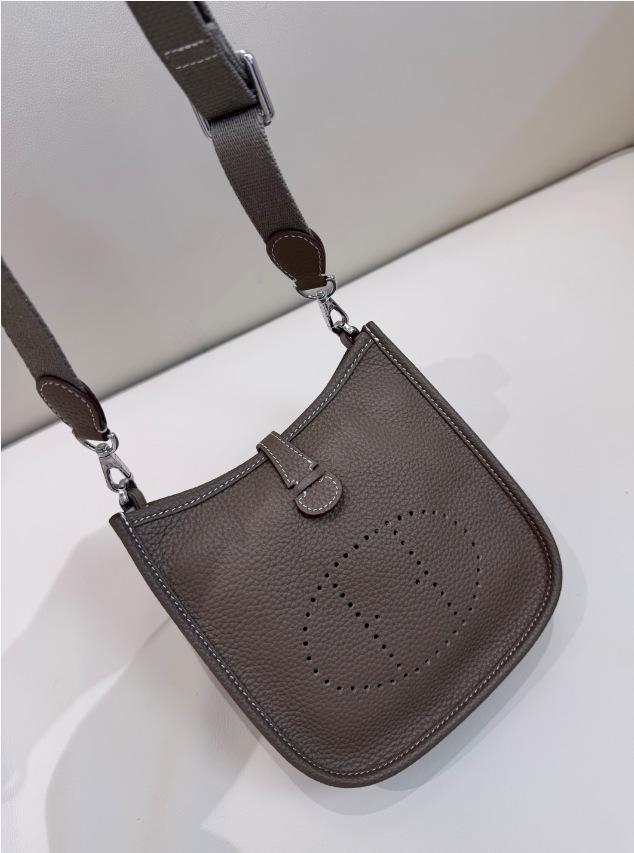 Evelyn Koeienhuid Crossbody Tas met Uitgesneden Ontwerp – Modieuze, Veelzijdige Enkelvoudige Schoudertas voor Dagelijks Gebruik