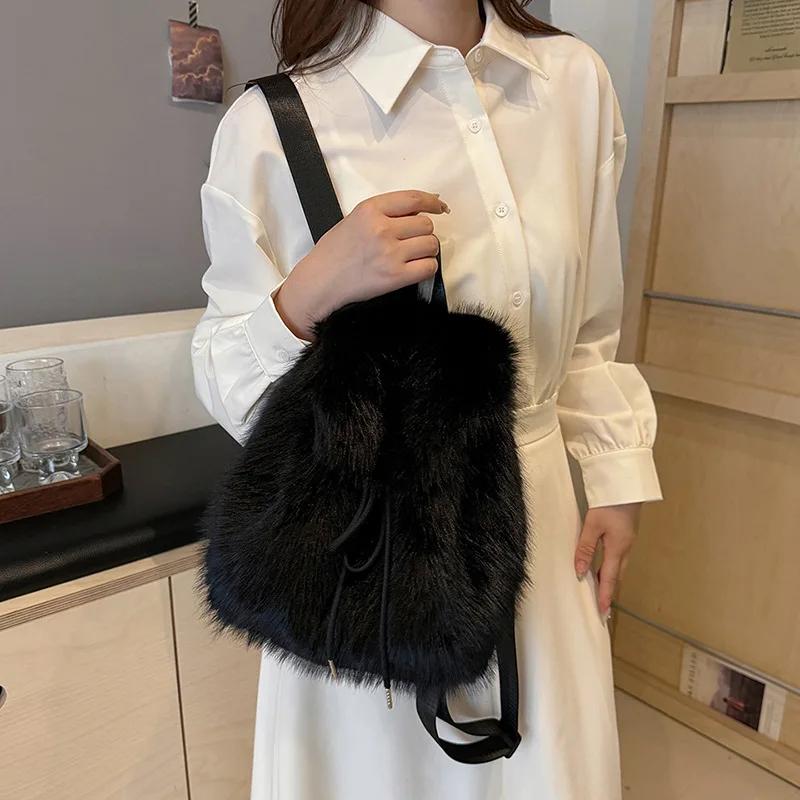 Backpack Women's New Autumn and Winter Versatile Plush Backpack Simple High-end Leisure Travel Schoolbag Mao Mao Bag