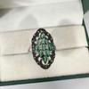 Elegante Anello Retro in Argento Thailandese con Granato Nero e Zirconi