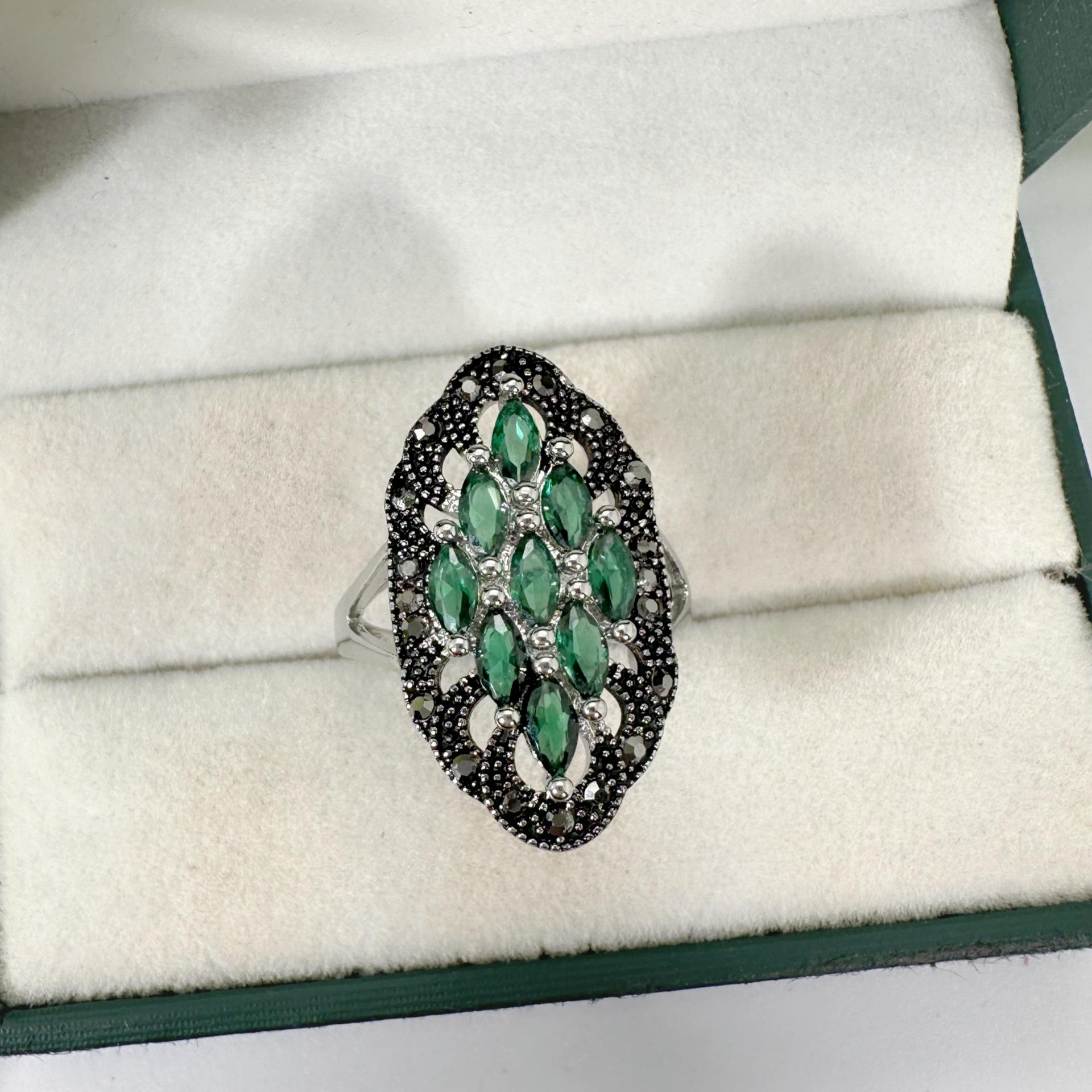 

Элегантное ретро кольцо из тайского серебра с черным гранатом и цирконом Adjustable Open