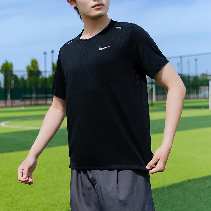 Nike Men s Summer Quick-Dry T-Shirt M