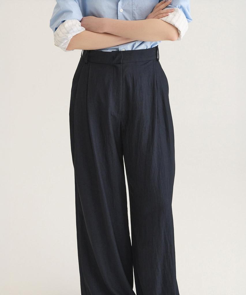 Oteumilkape Mid-Rise Pleated Wide Pants - Navy