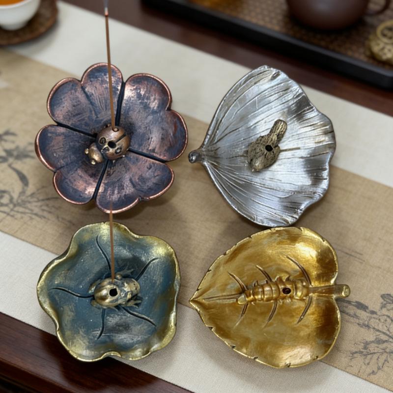 Resin Animal Leaf Incense Holder - Indoor Ornament for Tea Table & Home