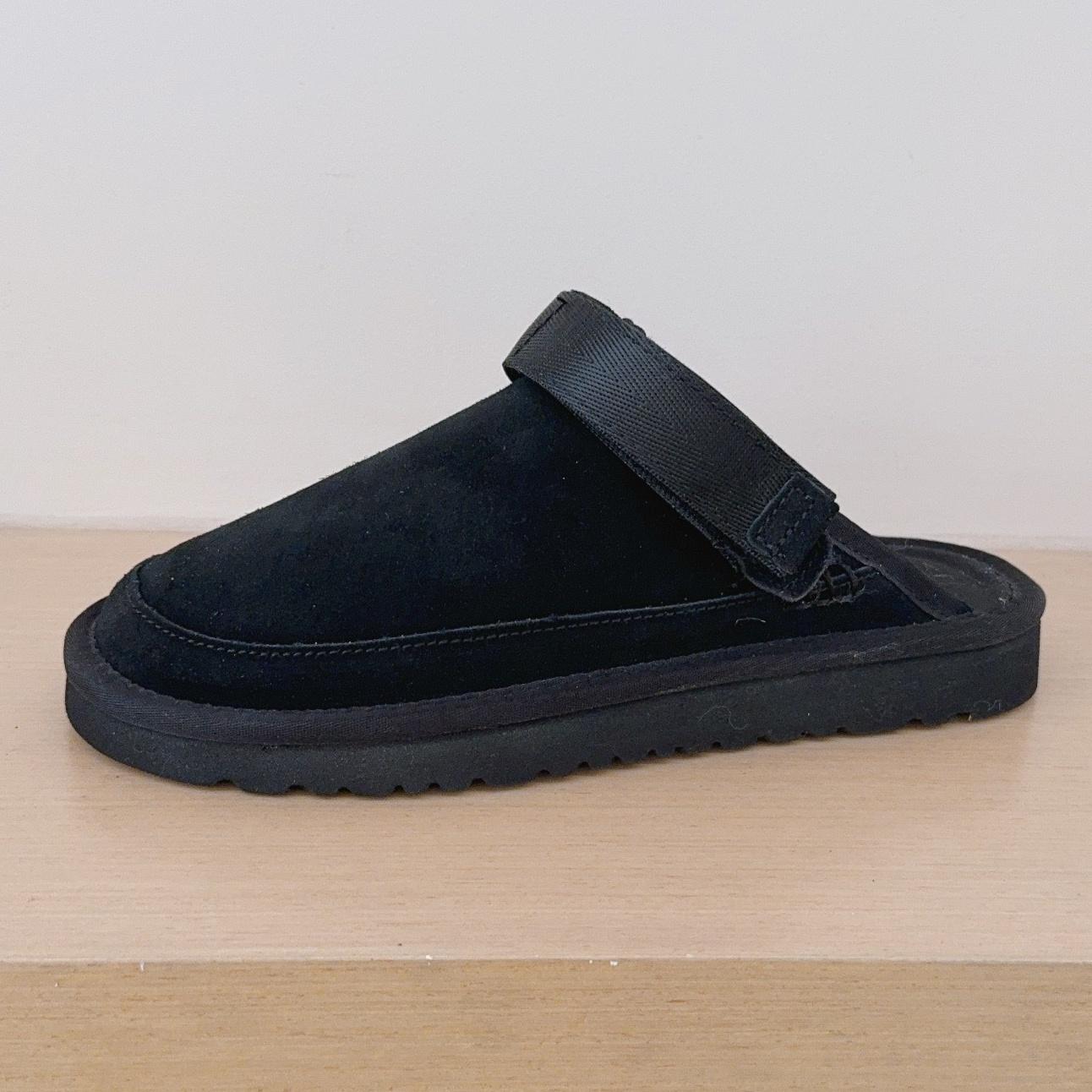 2026 Nieuwe Lente Mode Dames Man Echt Leer Pantoffels Herfst Binnen Anti-Slip Unisex Pantoffels Klassiek Comfort Platte Schoenen 45 zwart