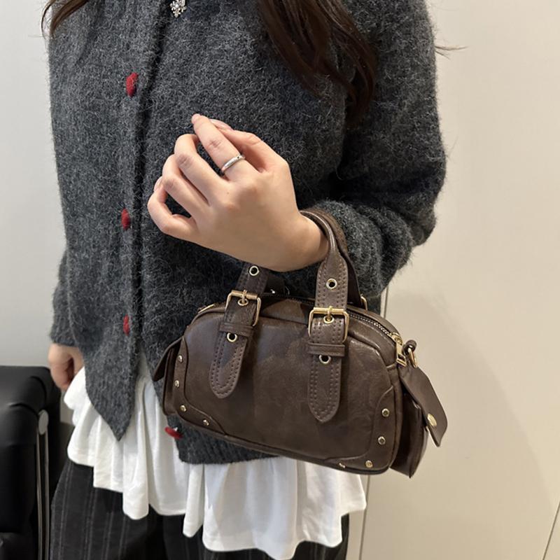 Yogodlns Trend Y2K Retro Rivet Shoulder Bag Spicy Girl Vintage Underarm Bag Pu Leather Handbag Locomotive Bowling Bag