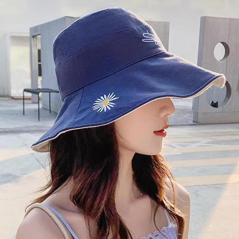 

Daisy Double-Sided Fisherman Hat: Large Brim Sun Protection, Korean Style, Versatile Face-Covering for Women. Adjustable