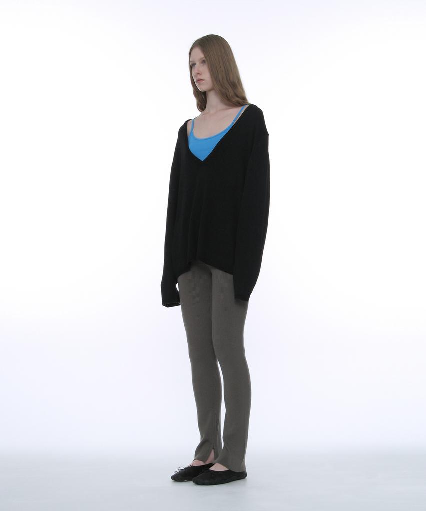 PARTIMENTO WOMEN Pwc Oversized Deep V-Neck Knit Top_Black