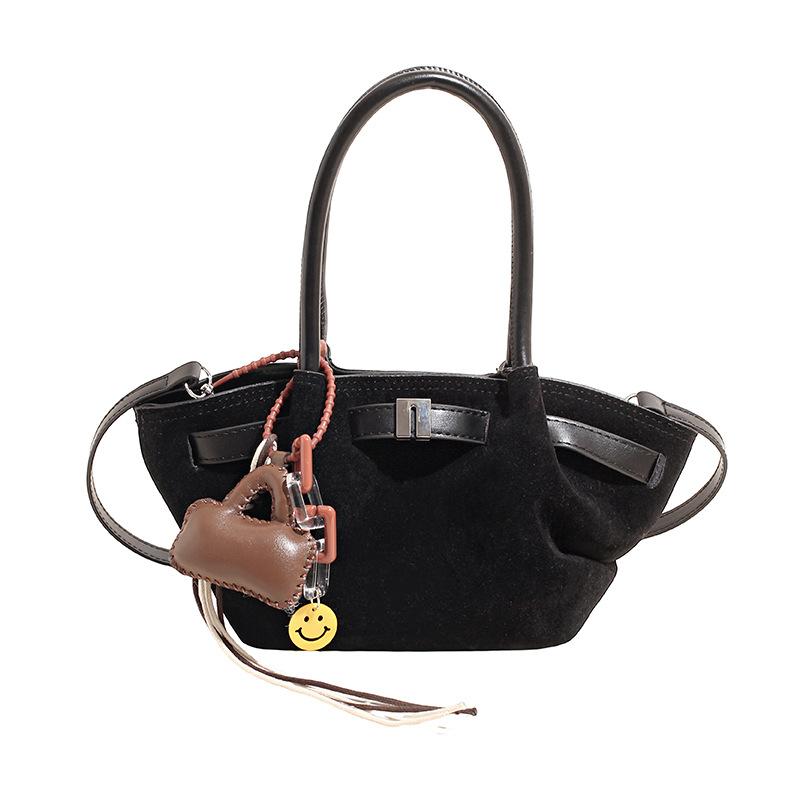 2025 new fashionable versatile retro pendant commuter ladies messenger bag dumpling bag underarm bag handbag