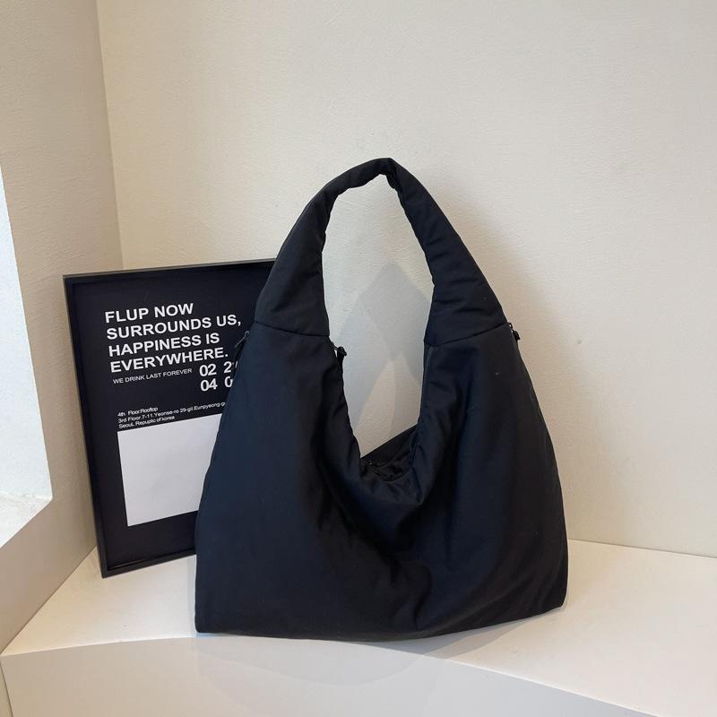 Large capacity casual tote bag women's new trend lazy style shoulder bag simple and lightweight portable underarm bag