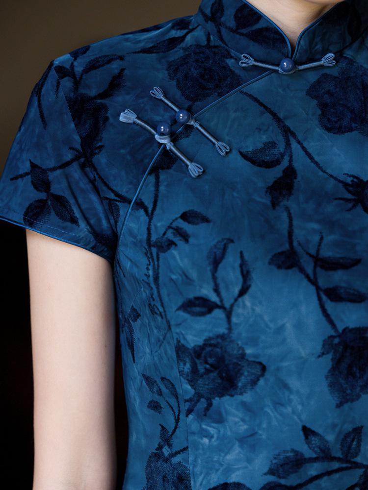 Eleganckie Cheongsam z Nadrukiem Niebieskich Róż - Kolekcja Lato 2025 dla Młodych Dziewcząt