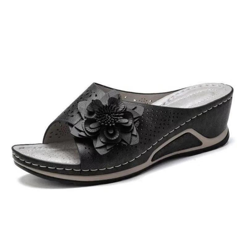 Fashion 2025 New Women's Slippers Casual Flower Hollow Wedge Beach Shoes Outdoor Fashion Platform Comfortable Non-slip Sandals