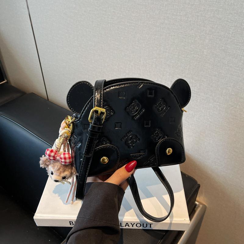 Premium simple commuter portable small square bag women's 2025 new fashion versatile niche design messenger bag