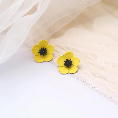 Nuevo diseño de marca de moda, lindos pétalos de colores pastel que dan la bienvenida a la primavera, pendientes versátiles para niña.