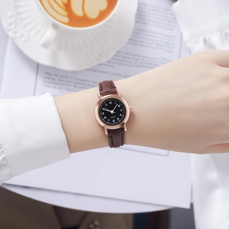 Vintage Korean Style Womens Quartz Watch With Leather Strap For Casual Fashion