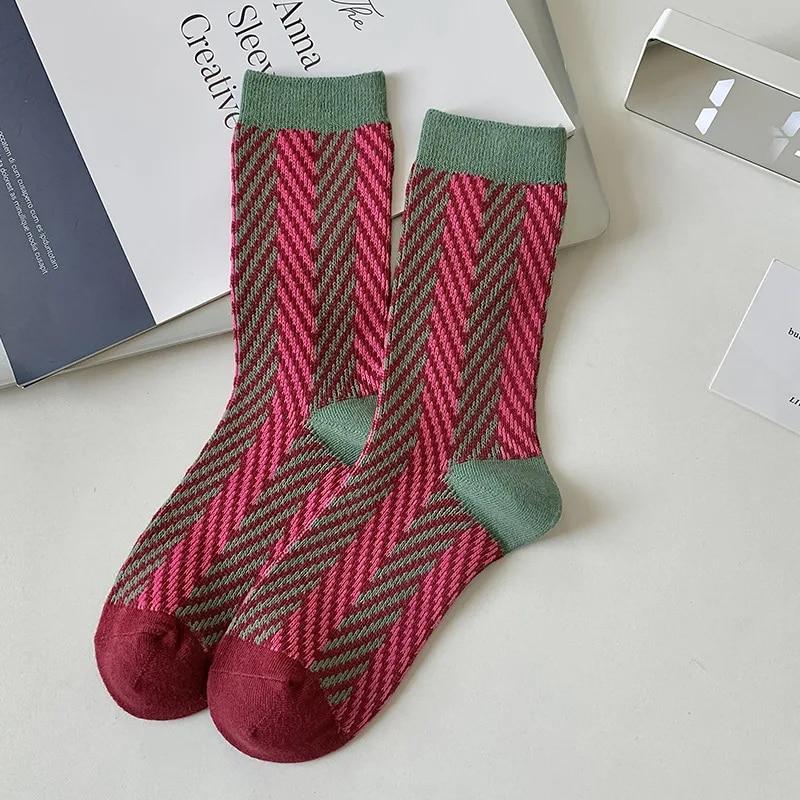 Vintage Women Socks Korean Fashion Harajuku Streetwear Sports Socks Women Casual Striped Plaid Cotton Knitting Elastic Long Sock