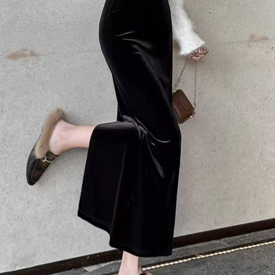 Retro Black High-Waisted Velvet Midi Skirt with Slit – Perfect for Autumn and Winter