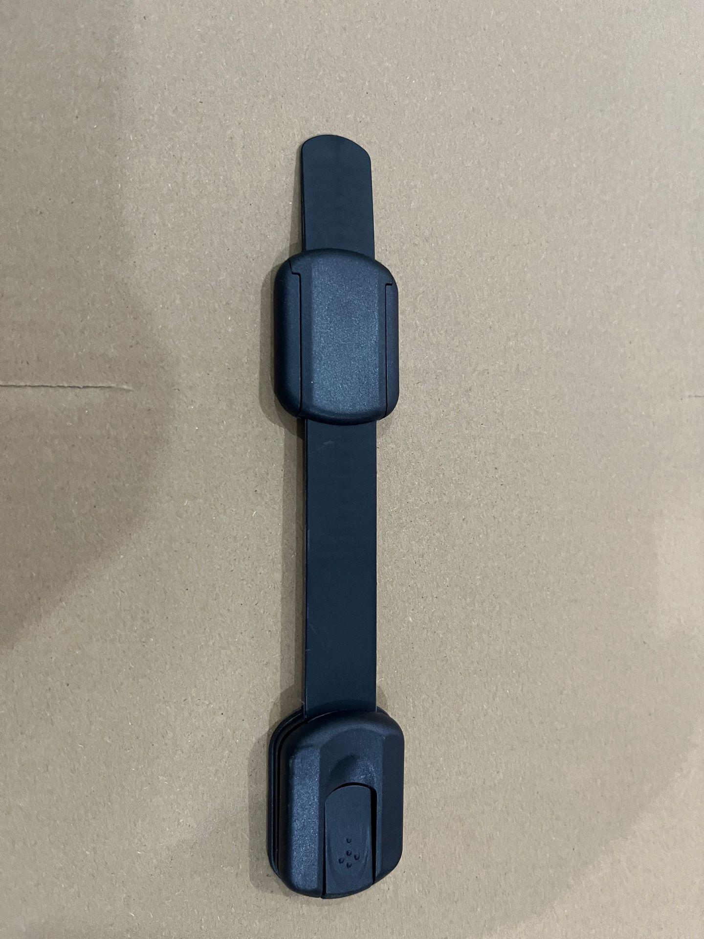 

Многофункциональный замок для дверцы шкафа для безопасности детей - Замок для ящика против защемления для защиты детей Black белый