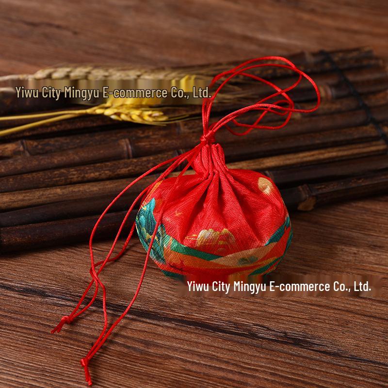 Ping An Cultural Scenic Amulet: Hanfu Style Sachet Pendant for Safety and Luck
