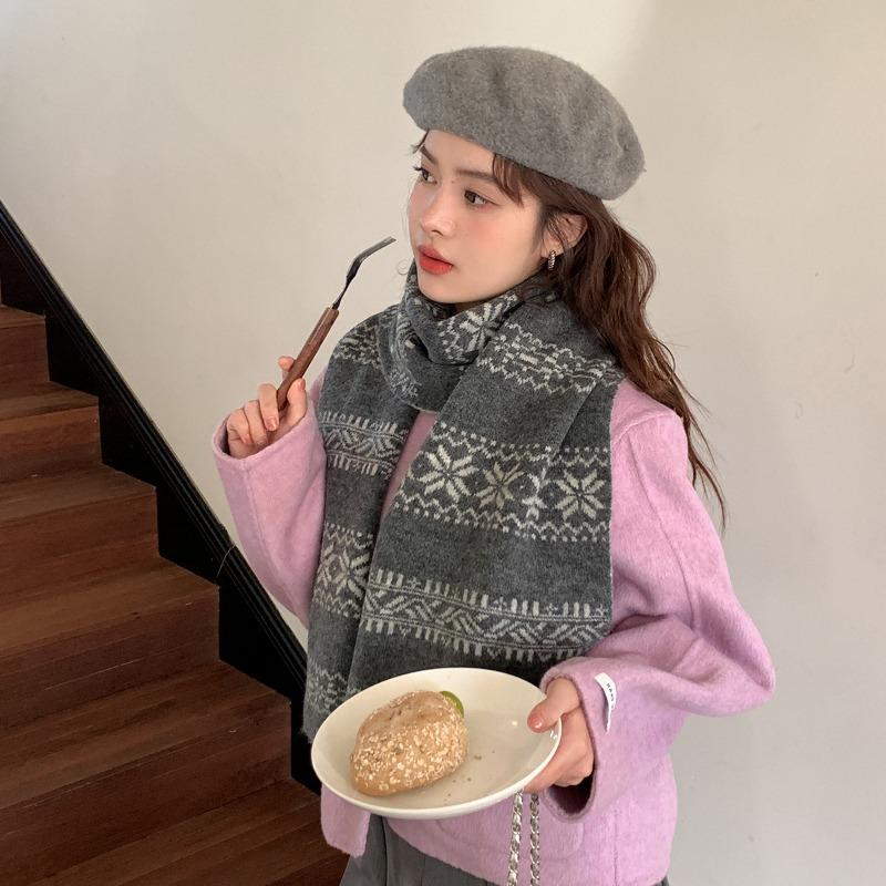 Winter new Christmas new knitted scarf fashionable versatile high sense warm neck protection against wind and cold scarf