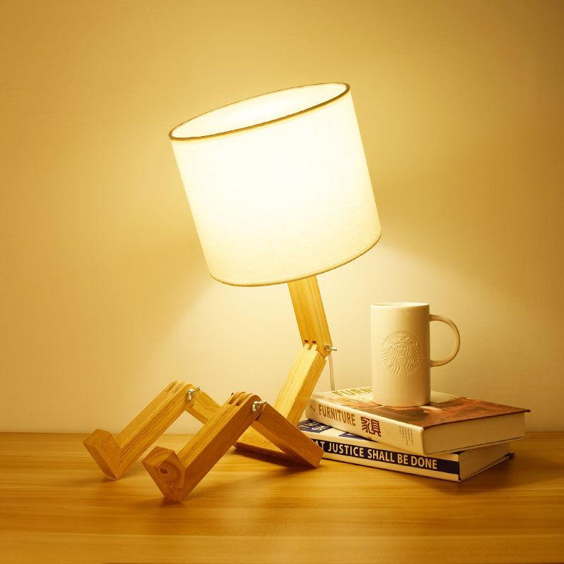Holz Roboter Form Kreative Tisch Lampe Indoor Studie Mode Lesen Schreibtisch Lampe Nordic Moderne Desktop Dekorative Nacht Licht