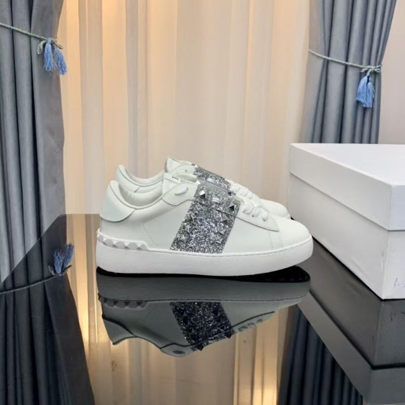 

V home rivet white shoes women s four seasons classic versatile fashion heightening board shoes couple casual sports board shoes 35