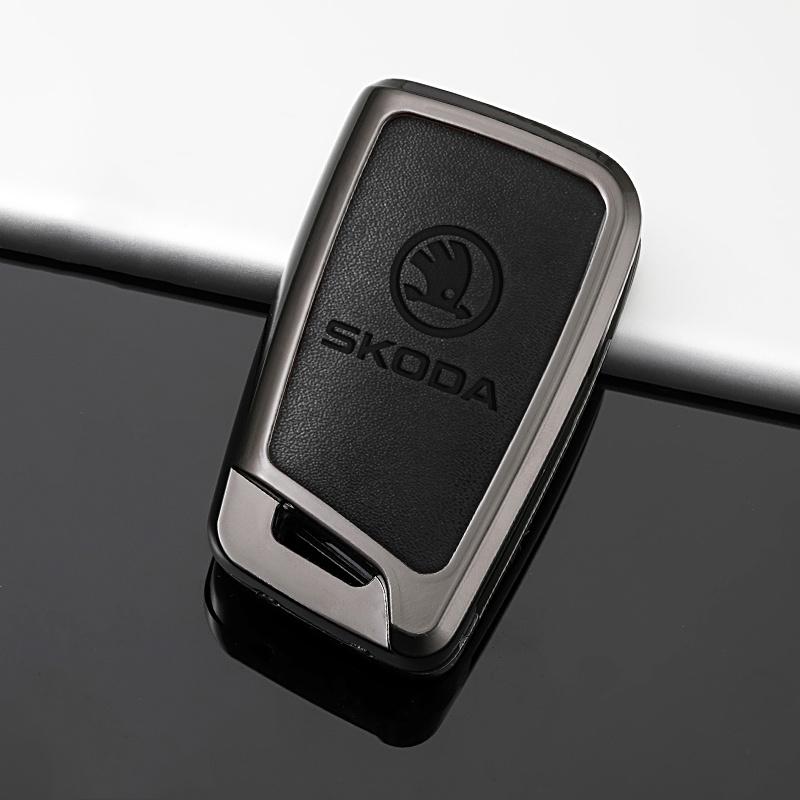 DAYB7 Car Flip Remote Key Fob Case Cover For Skoda Octavia A5 A7 Fabia Superb Kodiaq Karoq Protector Shell Bag Keychain Accessories