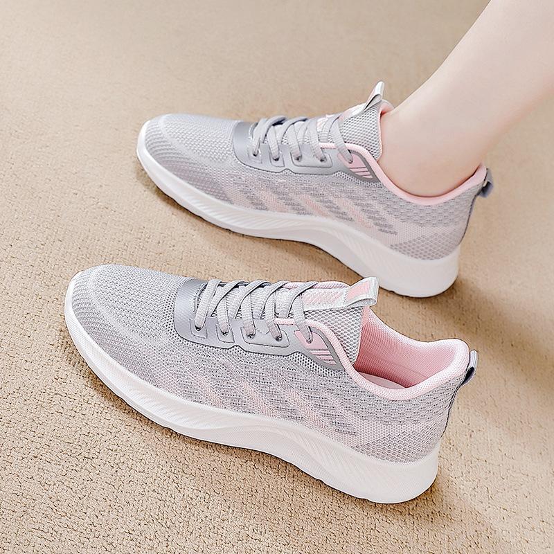 2026 Spring New Breathable Fly-woven Sneakers Women's Versatile Fly-woven Mesh Flat-bottomed Lightweight Running Shoes Female Students