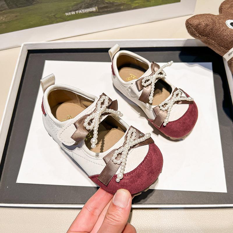 

Girls princess shoes 2025 spring and autumn new children s soft-soled non-slip single shoes little girl bow pearl small leather shoes 31