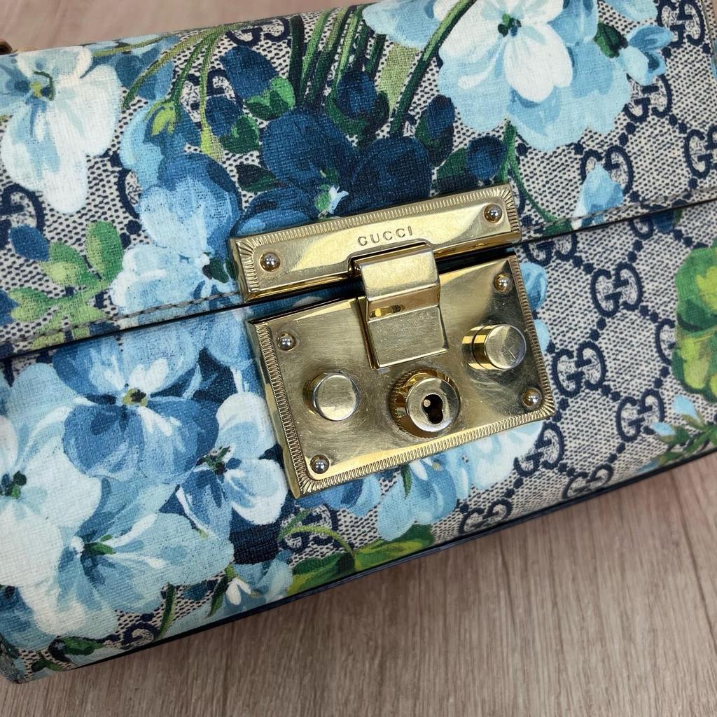 [Pre-Owned] Padlock Metal Lock Buckle Bag GG Blooms Logo Geranium Print Canvas And Leather Box Bag Chain Shoulder Crossbody Bag S - Very Good #1YDVWPF