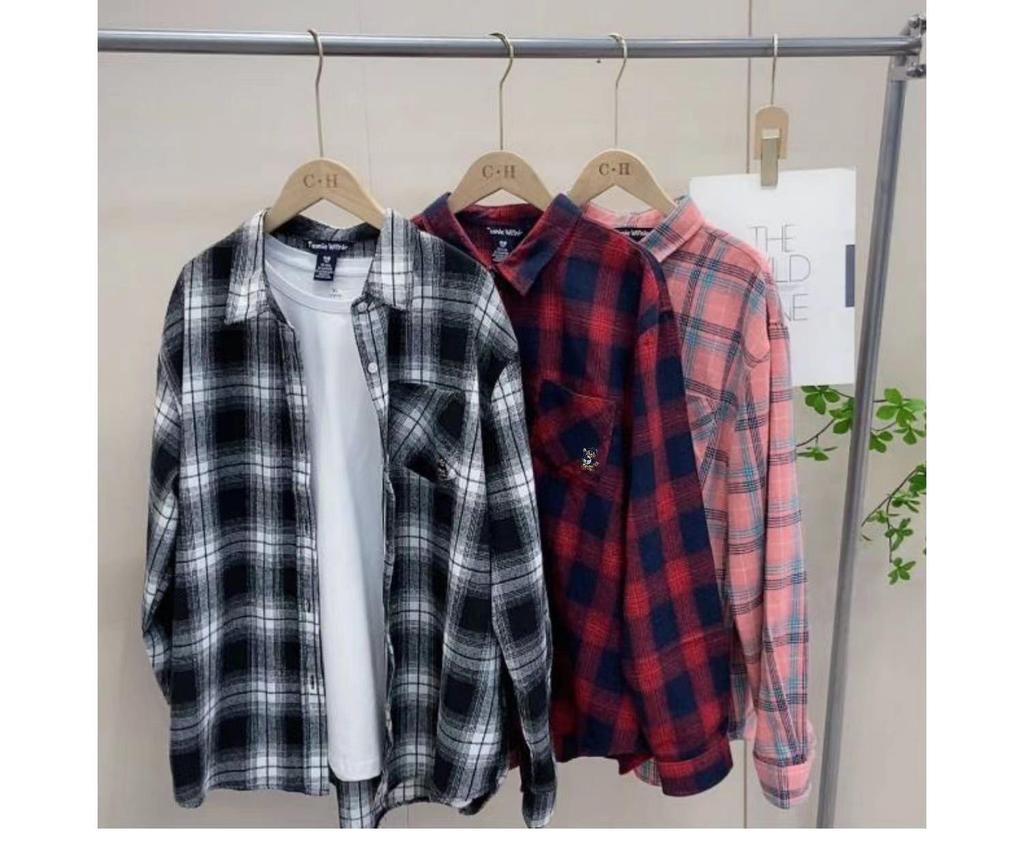Women's Long Sleeve Plaid Shirt - Korean Style Loose Cotton, Mid-Length, Brushed Retro Jacket, Plus Size for Spring and Autumn.
