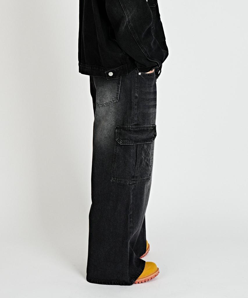 Dideobeulyueseui Fade Wide Cargo Denim Pants (Black)