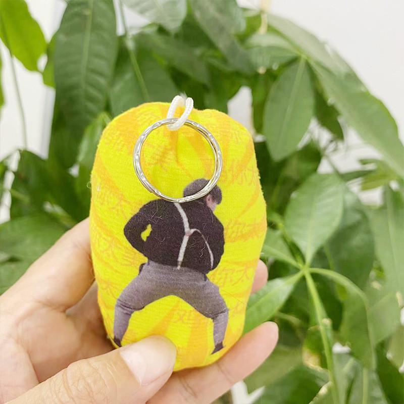 Chaveiro de Pelúcia Galinha Fantasiosa Você É Tão Linda Boneca Melancia Falante